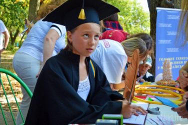 Первый заработок, масса эмоций... Дети от 2-х лет в Николаеве выбирали себе будущую работу на фестивале «Місто професій» | Корабелов.ИНФО image 8