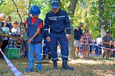 Первый заработок, масса эмоций... Дети от 2-х лет в Николаеве выбирали себе будущую работу на фестивале «Місто професій» | Корабелов.ИНФО image 6