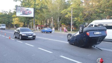 На крышу перевернулся «Opel» - из-за ДТП перекрыли проспект Богоявленский | Корабелов.ИНФО image 2