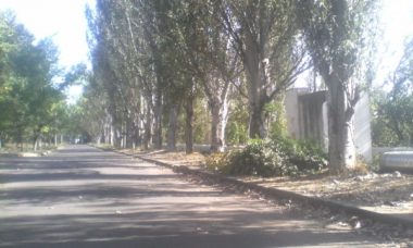 Убрались на одном перекрестке, привели в порядок остановки - отрапортавала администрация Корабельного района | Корабелов.ИНФО image 1