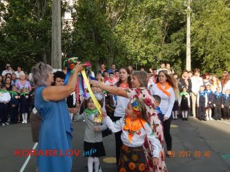 Оберег, Винни-Пух, семейные галстуки... Школа в Корабельном отмечает свой 65-летний юбилей (ВИДЕО) | Корабелов.ИНФО image 9