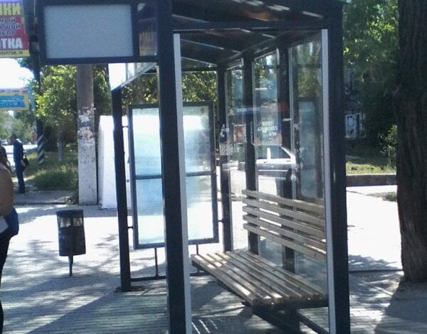 Убрались на одном перекрестке, привели в порядок остановки - отрапортавала администрация Корабельного района | Корабелов.ИНФО image 3