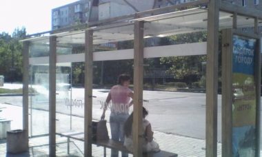 Убрались на одном перекрестке, привели в порядок остановки - отрапортавала администрация Корабельного района | Корабелов.ИНФО image 4