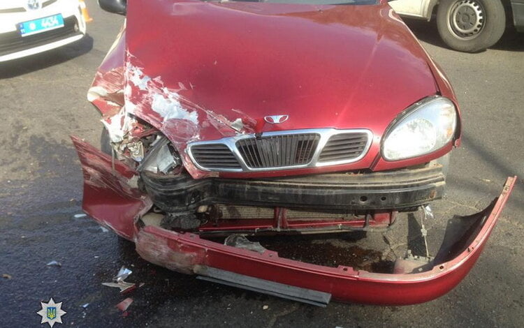 На проспекте Богоявленском "Daewoo" протаранил "Волгу", пострадала женщина | Корабелов.ИНФО образ 2