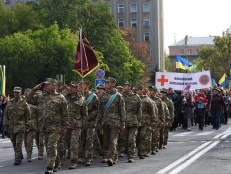 Військовий парад, 300-метровий прапор, відкриття меморіалу загиблим учасникам АТО: День захисника України у Миколаєві | Корабелов.ИНФО image 19