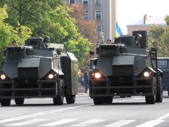 Військовий парад, 300-метровий прапор, відкриття меморіалу загиблим учасникам АТО: День захисника України у Миколаєві | Корабелов.ИНФО image 26