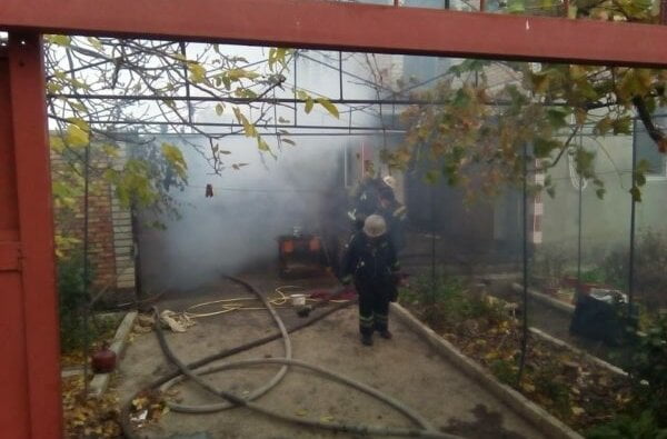 Полум'я на 80 кв. метрів: пожежники врятували від знищення житловий будинок у Корабельному районі | Корабелов.ИНФО image 1