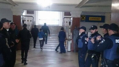 Активисты пришли поддержать Сенкевича, в горсовете усилили меры безопасности. Онлайн-трансляция отчета мэра Николаева | Корабелов.ИНФО изображение 1