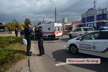 В центре Николаева "БМВ" на литовских номерах сбил женщину на "зебре" | Корабелов.ИНФО image 3