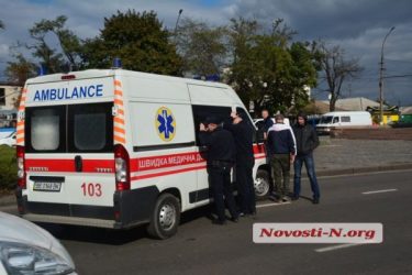 В центре Николаева "БМВ" на литовских номерах сбил женщину на "зебре" | Корабелов.ИНФО image 7