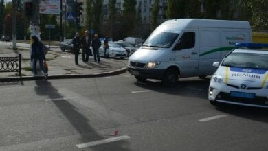 В центре Николаева "БМВ" на литовских номерах сбил женщину на "зебре" | Корабелов.ИНФО image 1