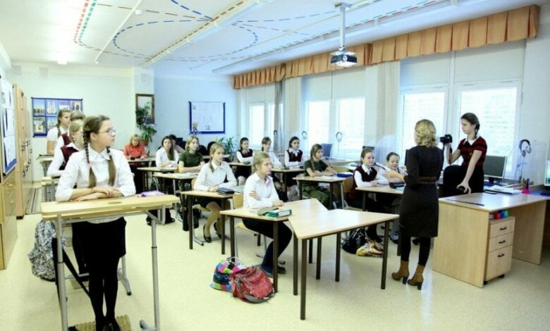 В николаевских школах появится "стоячая парта" - начальник управления образования Анна Деркач | Корабелов.ИНФО