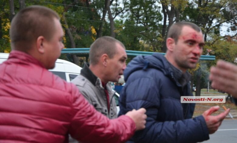 Пьяный офицер Николаевской полиции устроил дебош и драку в "наливайке" (видео) | Корабелов.ИНФО образ 1