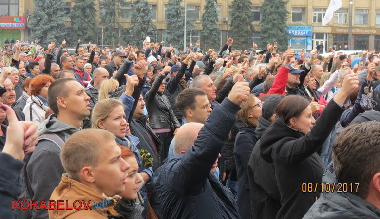 На вече в поддержку Сенкевича николаевцы собирали подписи за роспуск городского и областного советов | Корабелов.ИНФО image 4