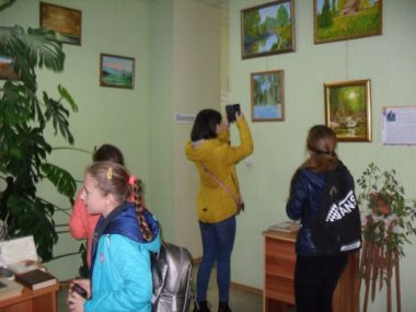 Прикоснитесь к миру искусства! В библиотеке Корабельного района открыли выставку картин Владимира Колесникова | Корабелов.ИНФО image 4