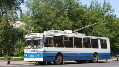 Снести здания музыкальной школы и стомат-поликлиники... Как планировали строить троллейбусную линию через Корабельный | Корабелов.ИНФО