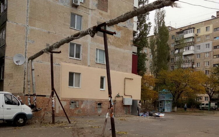 За две недели "тепловики" так и не устранили аварийную ситуацию возле многоэтажных домов в Корабельном районе | Корабелов.ИНФО image 5