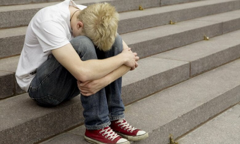 17-летний спортсмен на улице в Николаеве, проходя мимо подростков, ударил одного из них: мальчик в тяжелом состоянии | Корабелов.ИНФО