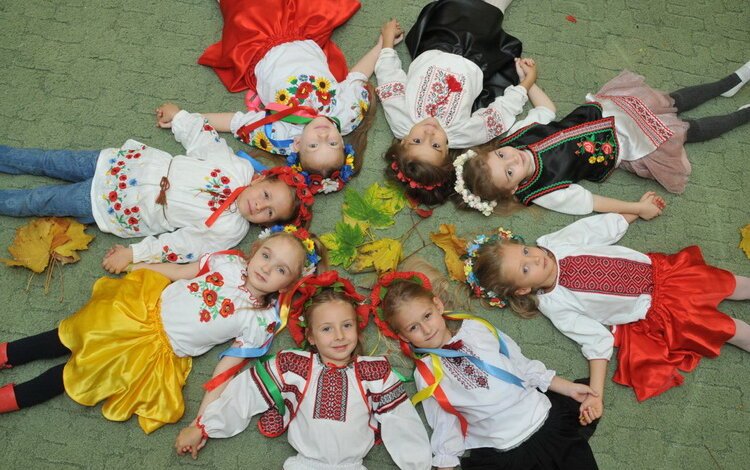 "Не здаватись!" В освітньому комплексі «школа Гіпаніс – університет ім. П.Орлика» створили пісню та кліп про Україну (ВІДЕО) | Корабелов.ИНФО image 7