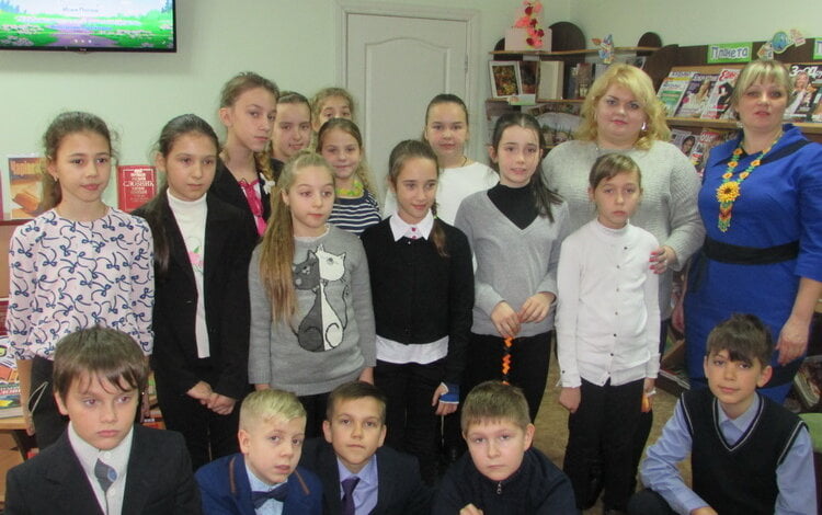 Медіа-урок, вікторина та навіть мультик чекали на школярів Корабельного району в дитячій бібліотеці | Корабелов.ИНФО image 1