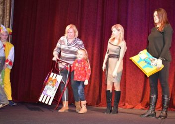 "Чужих детей не бывает", - сотрудники "Ольвии" исполнили заветные желания николаевских малышей | Корабелов.ИНФО image 24