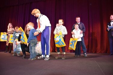 "Чужих детей не бывает", - сотрудники "Ольвии" исполнили заветные желания николаевских малышей | Корабелов.ИНФО image 11