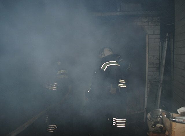 Девять пожарных тушили сауну в Корабельном районе | Корабелов.ИНФО