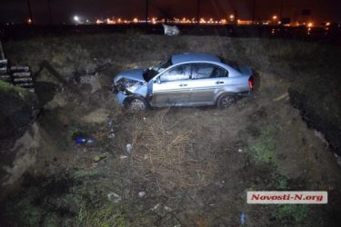 Такси упало в окоп, вырытый у блокпоста в Витовском районе: девушка-пассажир - в больнице | Корабелов.ИНФО image 6