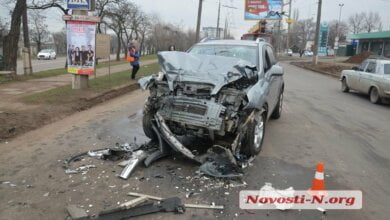 В Николаеве кроссовер въехал в троллейбус — водитель в больнице | Корабелов.ИНФО image 1