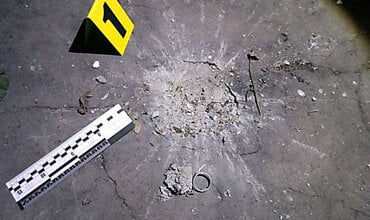 Ночью в Корабельном районе бросили во двор дома гранату и похоронный венок | Корабелов.ИНФО