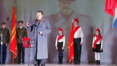 У Севастополі комуністи змусили дітей співати «Верните Сталина» | Корабелов.ИНФО