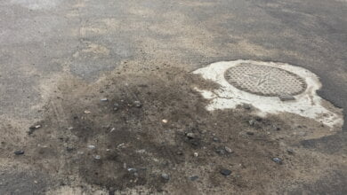 "Заасфальтировали песком с грязью": как в Корабельном районе отремонтировали дорогу во дворе "народными методами" | Корабелов.ИНФО image 3