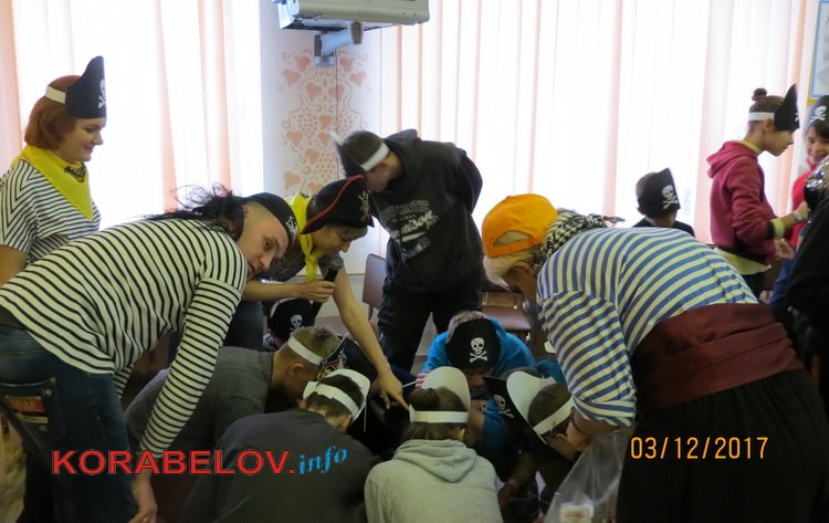 Поклялись дружить, заработали пиастры, обезвредили бомбу... Команда "Моряч-ОК" устроила школьникам Пиратский квест | Корабелов.ИНФО image 19