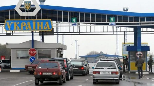 В останній день 2017 року державний кордон перетнуло майже 180 тисяч осіб та більше 40 тисяч транспортних засобів | Корабелов.ИНФО