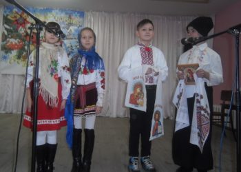 Показали народження Христа у переплетенні із сучасністю: школярі з Корабельного району теж відроджують традиції Різдвяного вертепу | Корабелов.ИНФО image 2