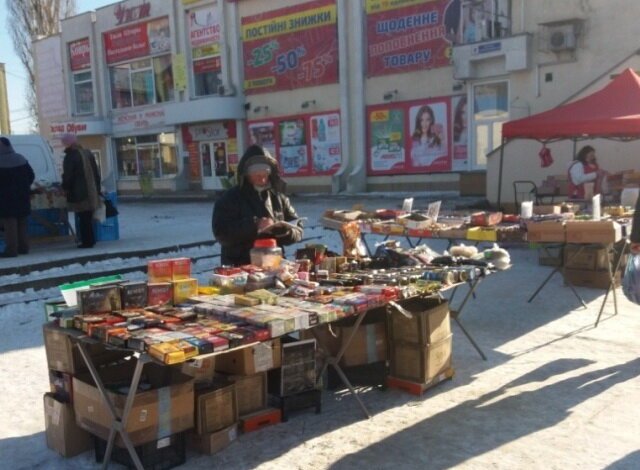 Цілих три адмінпротоколи у морі стихійної торгівлі: 25 січня відбувся черговий рейд у Корабельному районі | Корабелов.ИНФО