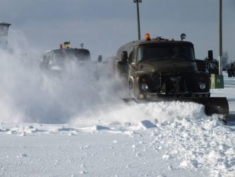 Льотчики розчистили від снігу аеродром у Кульбакіно | Корабелов.ИНФО image 2