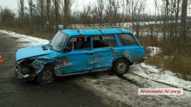 ДТП на трассе к НГЗ: «Деу» оказался в кювете после столкновения с ВАЗом | Корабелов.ИНФО image 1