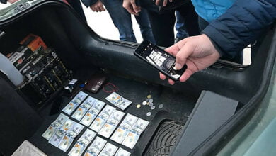 В Николаевском горсовете на взятке в $1,5 тысячи задержан посредник – нес в управление архитектуры (ВИДЕО) | Корабелов.ИНФО image 1