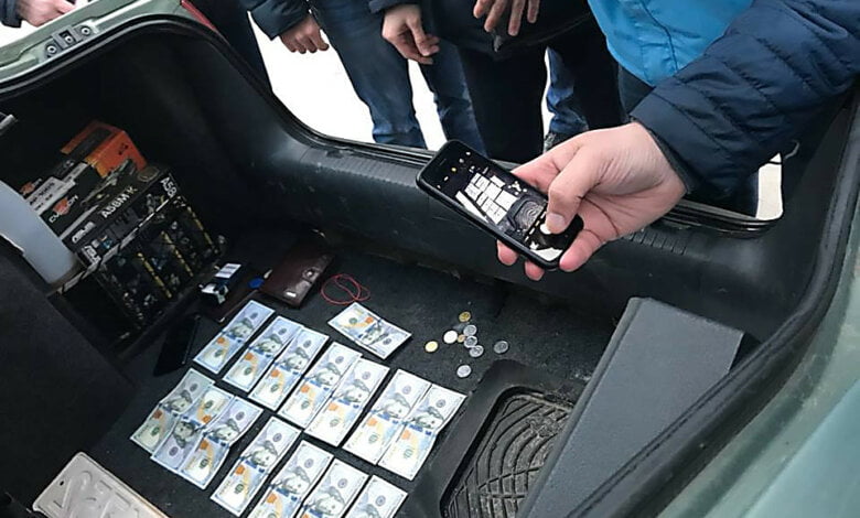 В Николаевском горсовете на взятке в $1,5 тысячи задержан посредник – нес в управление архитектуры (ВИДЕО) | Корабелов.ИНФО image 1