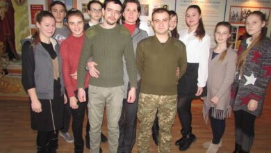 "Таке спілкування надихає жити, бути корисним..." - школярі Корабельного району зустрілися з воїном АТО | Корабелов.ИНФО image 1