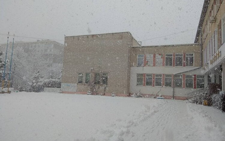 Снежная пора в Корабельном районе: кому как, а детям нравится (ФОТО) | Корабелов.ИНФО image 15