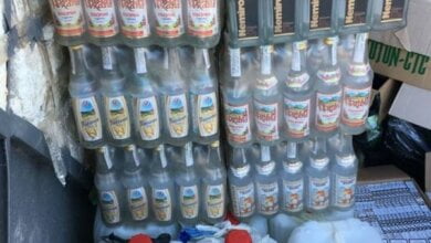 Миколаївець в підвалі розводив спирт водою, і під виглядом алкоголю відомих марок розвозив його по барам і магазинам | Корабелов.ИНФО image 1