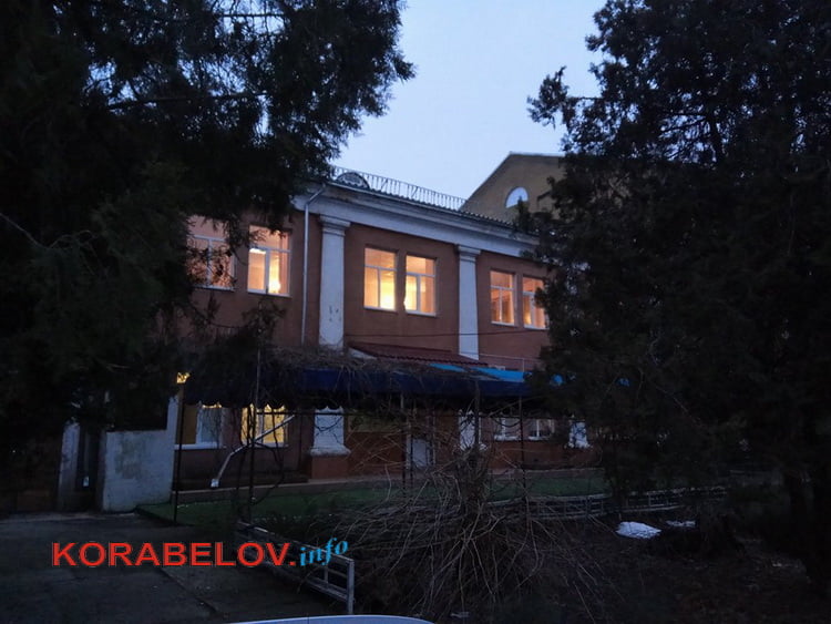 Из ДК - на чердак "евангельской церкви". Библиотеку выгоняют из Дворца культуры "Корабельный" | Корабелов.ИНФО image 4