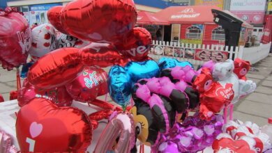 Воздушные шары, цветы и сердца - чем в День Святого Валентина удивляли влюбленных в Корабельном районе | Корабелов.ИНФО image 11