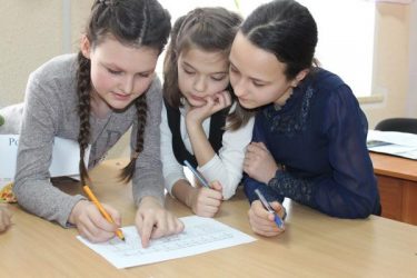 Флешмоби, співи, занурення у часи героїзму... У школах в Корабельному районі пройшов тиждень української мови | Корабелов.ИНФО image 2