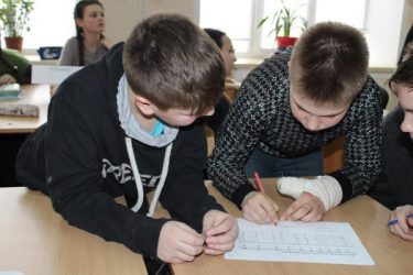 Флешмоби, співи, занурення у часи героїзму... У школах в Корабельному районі пройшов тиждень української мови | Корабелов.ИНФО image 4