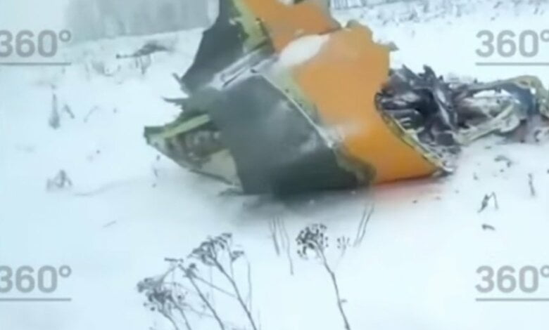 Под Москвой разбился пассажирский самолет: погибло более 70 человек (видео) | Корабелов.ИНФО image 1