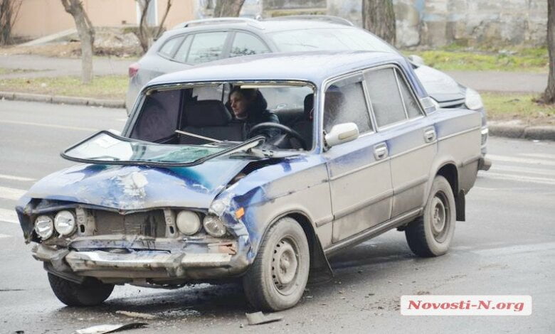 Видео ДТП с тремя автомобилями в Николаеве: пострадала женщина-пассажир | Корабелов.ИНФО image 1