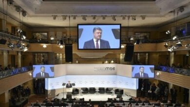 Мировую гибридную войну развязало зло, которое находится в Кремле, − Порошенко в Мюнхене | Корабелов.ИНФО